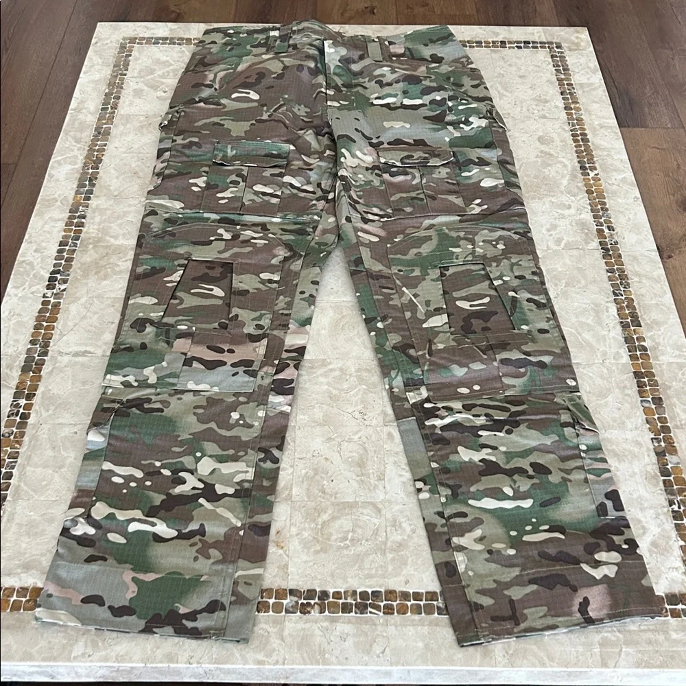 NWOT Tactical Pants Camouflage Cargo Pants Mens Size 32/32‎